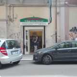 Salutiamo Vito e ci mettiamo in marcia verso "Sgobba - Il mago delle chiavi", che nella sua intestazione incorpora proprio il nome di Tommaso Sgobba, quello che � stato il vero pioniere regionale del settore. Il negozio � in via Cairoli